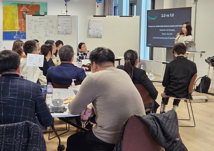 Hongbin Zhuang guest speaking on Design Thinking for Business Futures