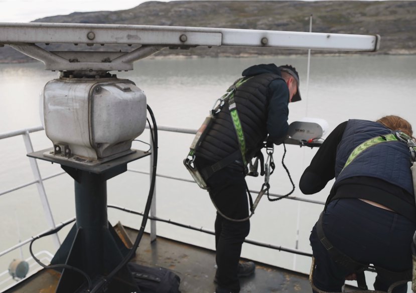 Installing the AI camera system on the St Helena’s Monkey Island, Kangerlussuaq, Greenland.