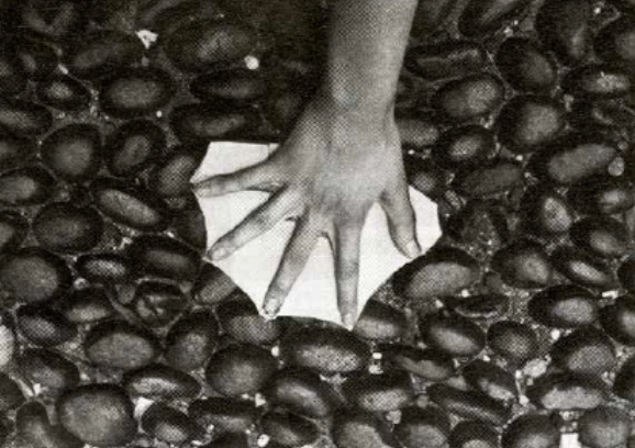 Constraining fingers, Franco Raggi and Ettore Sottsass Jr. Milan, 1975