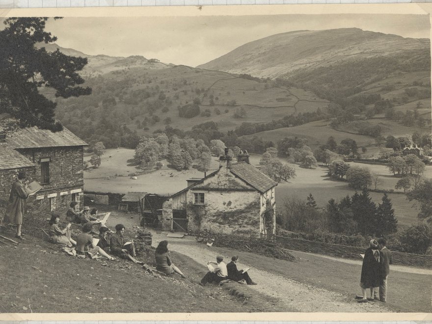 RCA students in a drawing class at Loughrigg, from the papers of Shelia Donaldson Walters