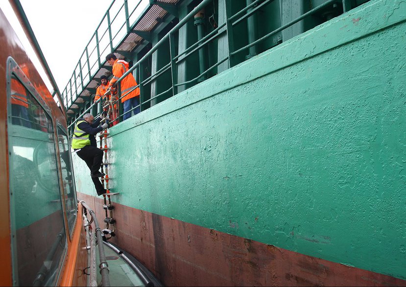 Researching ship to ship transfers for the Lloyd's Register Grand Challenge