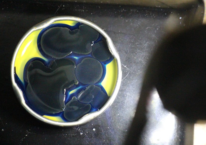 Early work exploring the design space of chemically responsive robotic materials (ferricyanide gel reacting with iron (III) chloride droplets)