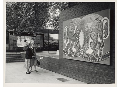 Edward Bawden crest, designed for the British Pavilion at Expo ‘58, the Brussels World Fair. Image: Central Office of Information