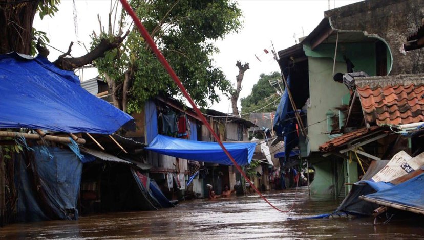 How do we know what we know? Lines of communication and rescue, flood in Kampung Pulo, Jakarta, Indonesia 2013.