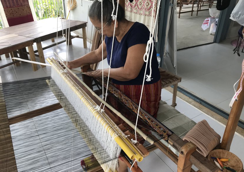 Master Weaver Jampee Tamasiri at her loom