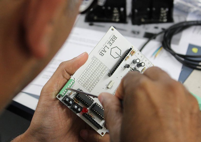 Technology workshops with beekeepers