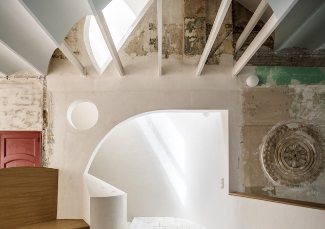 Sala Beckett. Skylight at first floor_Photo by Adrià Goula Medium