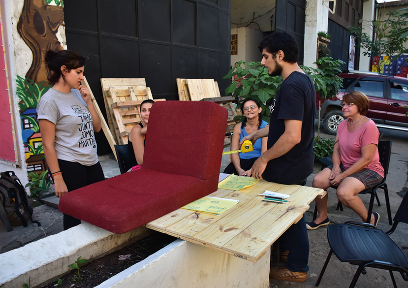 Woodery workshop at Centro Cultural da Maré
