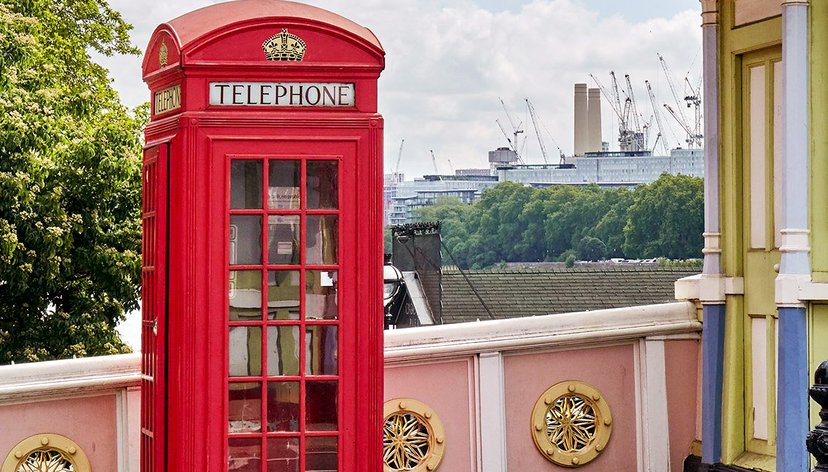 Phonebox on Chelsea Bridge