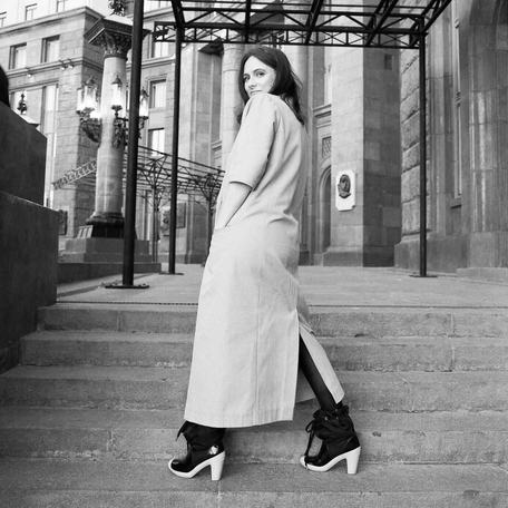 rHyxtOFQ3 crop 2
