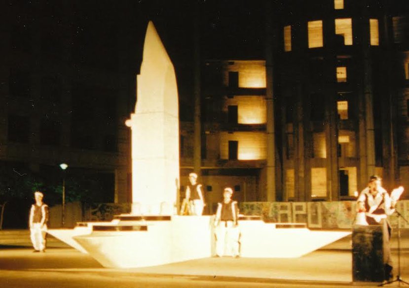 Performative Construction of a Future monument for the Dialectic Negation of a Post-Catastrophic Society